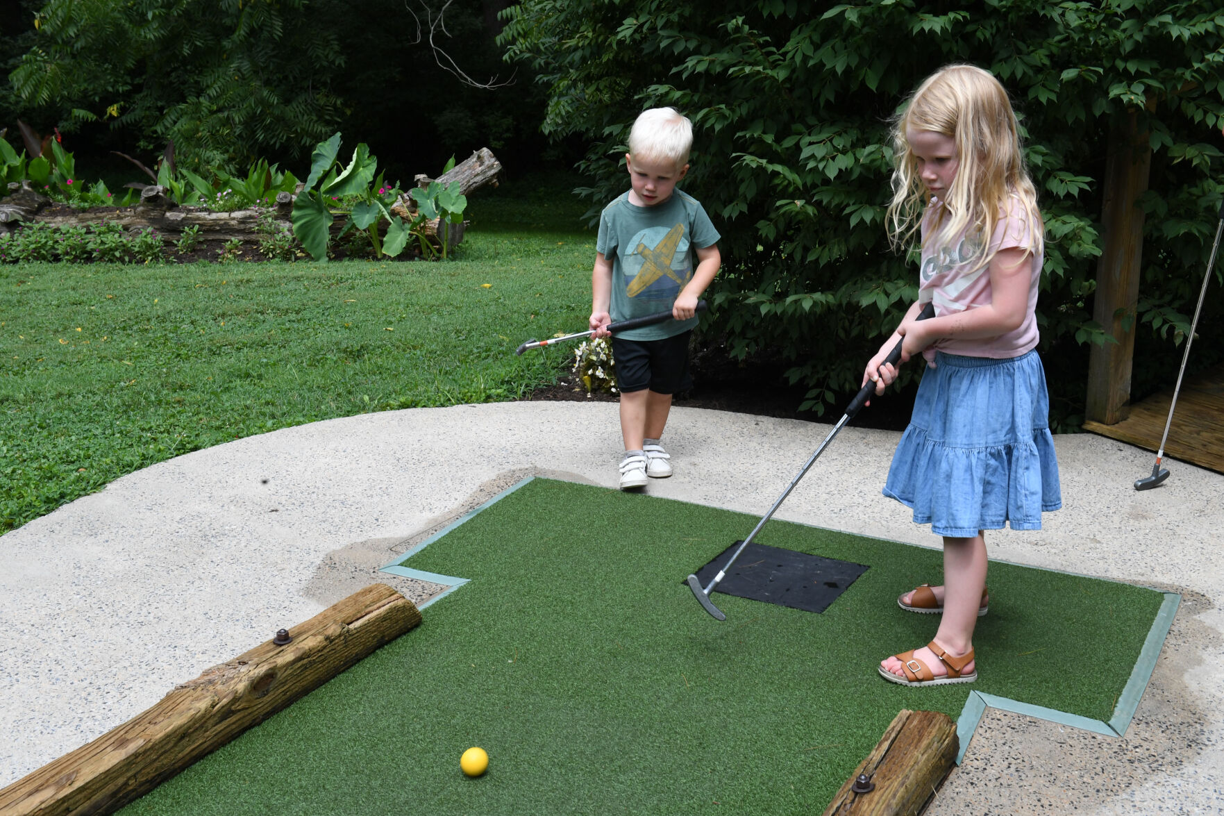 Village Greens Mini Golf 006.jpg